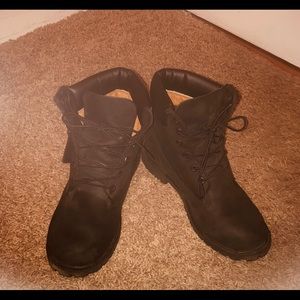 Black Timberlands size 7